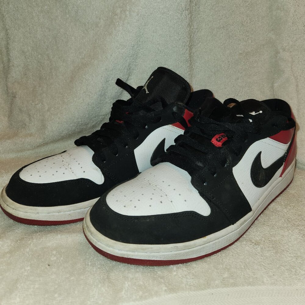 Nike Air Jordan 1 Low 'Black Toe' (553558-116) - Men's sz 13